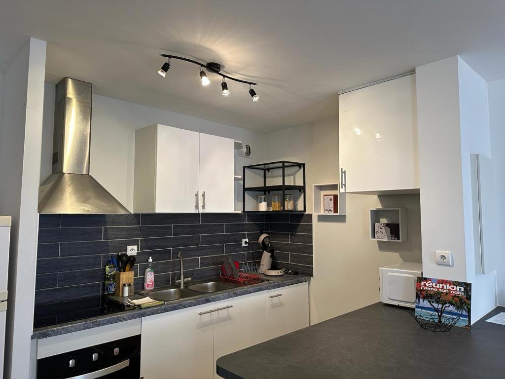 Appartement T3 Proche Aeroport Et Nordev Sainte-Clotilde 外观 照片